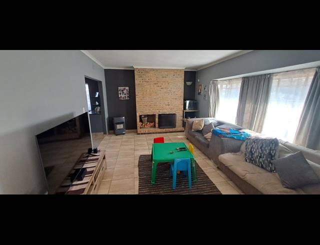3 BEDROOM HOUSE FOR SALE IN PARKRAND